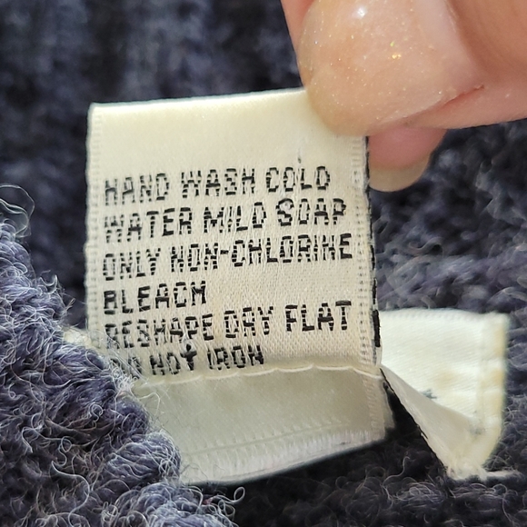 VINTAGE IN KNIT SWEATER - Picture 6 of 11